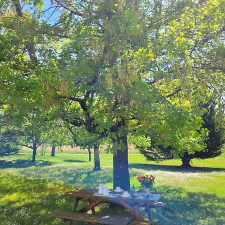 La Gurlanne Bed & Breakfast Lasseran